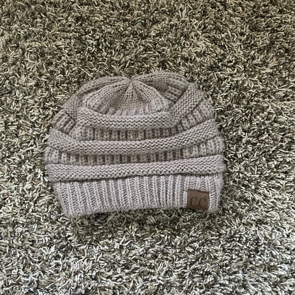 CC Beanie - Picture 1 of 2
